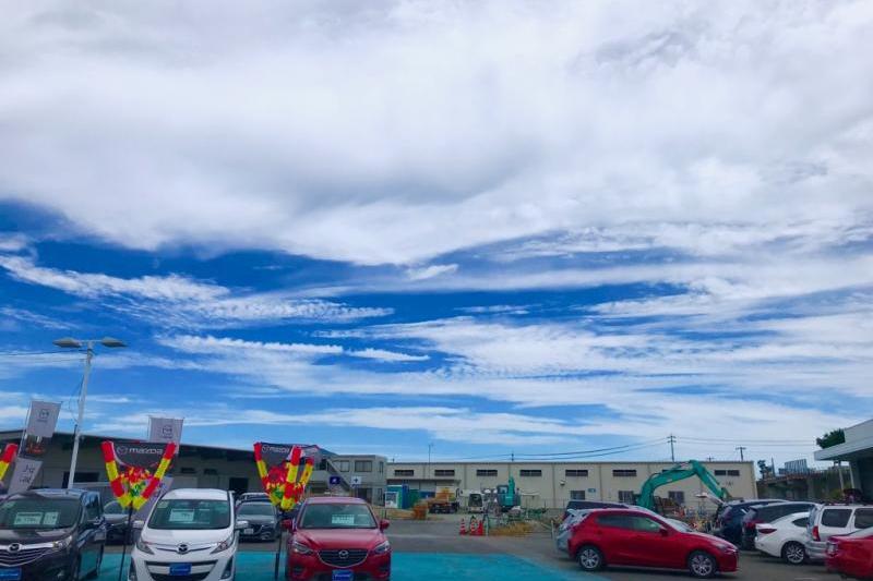 本日の防府西店の空と雲と新工場建設現場写真です♬