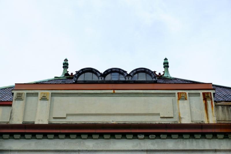 正面屋根の装飾