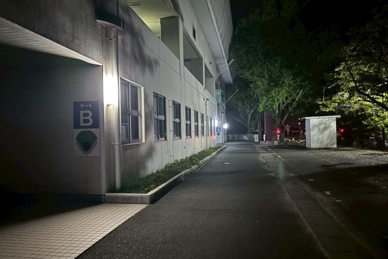 ユーピーアールスタジアムの周辺の明るさ