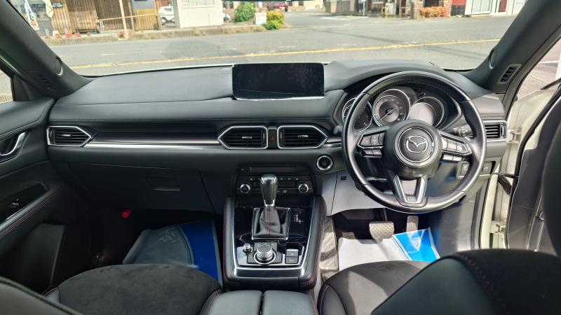 10.25インチの大画面モニター！