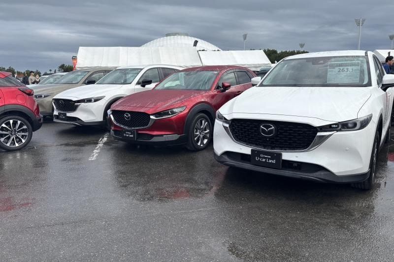 山口マツダブース。